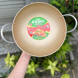 CHẢO XÀO SẦN ĐÁY ÉP MIỆNG RAINY TO GATHER (BLACK,GOLD)
