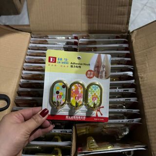 THANH LÝ ÔM LÔ 9000 móc treo siêu dính ( GIÁ BAO CẢ THỊ TRƯỜNG )