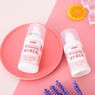 Sữa dưỡng da Vitamin E Yijingjia 100ml – Dưỡng ẩm, phục hồi, an toàn cho da nhạy cảm
