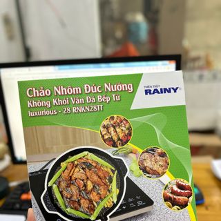 CHẢO NHÔM ĐÚC NƯỚNG KHÔNG KHÓI VÂN ĐÁ BẾP TỪ LUXURIOUS 28 RNKN28TT