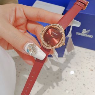 SALE OFF ĐỒNG HỒ NỮ CAO CẤP XWAROVSKI DÂY DA ĐỎ VIỀN ĐÁ