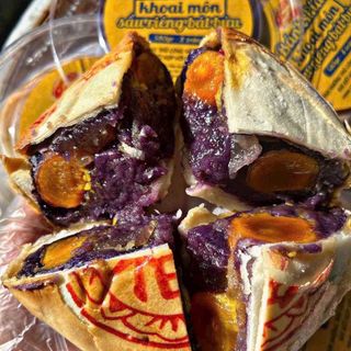 BÁNH PÍA KHOAI MÔN SẦU RIÊNG BÁT BỬU, VỊ NGON KHÓ QUÊN 600G - WINNIE HOUSE