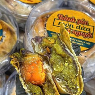 BÁNH PÍA SONG HỶ – NHÂN MÔN DỨA, SẦU RIÊNG, TRỨNG MUỐI 600G - WINNIE HOUSE