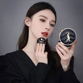 SALE SET QUÀ PHỤ NỮ VN ĐỒNG HỒ SIÊU CẤP YXL HỘP TRÁI TIM KÈM BỘ MỸ PHẨM