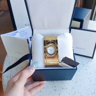 ĐỒNG HỒ NỮ CAO CẤP GUCHI VÒNG BẢNG MẶT ONG XOAY