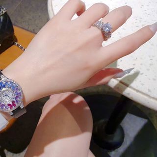 ĐỒNG HỒ NỮ SIÊU CẤP GRAF MẶT FULL HỘT XOÀN NHÂN TẠO  DÂY DA ĐEN