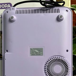 Bếp từ đơn vuông đen phối tím Gropa