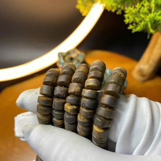 Vòng tay trầm hương Kì Hải Nam chìm nước bánh xe hạt nút 6mm 5gram thơm thanh ngọt 035