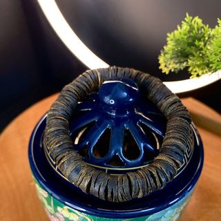 Vòng tay trâm hương chìm nước dạng mảnh Kì Hải Nam dầu đen thơm sống 023