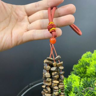 Dây treo ô tô trầm hương phong thủy Kì Hải Nam treo xe hơi, nặng 10-12g thơm sống mạnh dầu đen 119
