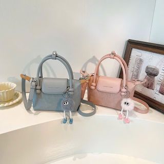 TÚI XÁCH NỮ W579 – DA LOANG CỰC XINH KÈM QUẢ BÔNG - WINNIE HOUSE