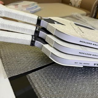 Vợt pickleball Joola Modta-15 hàng siêu cấp trợ lực, mặt vợt chuẩn nhám Carbon