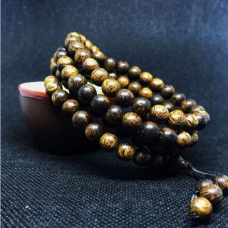 Vòng tay chuỗi hạt trầm hương 108 hạt sánh chìm mùi thơm thanh dịu 6mm 8mm Bách Gia Trầm Hương 006