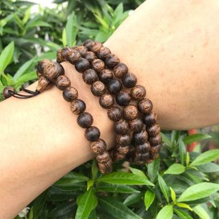 Vòng tay chuỗi hạt trầm hương 108 hạt sánh chìm mùi thơm thanh dịu 6mm 8mm Bách Gia Trầm Hương 006