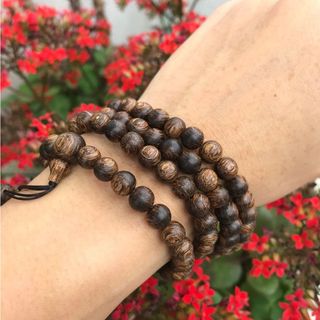 Vòng tay chuỗi hạt trầm hương 108 hạt sánh chìm mùi thơm thanh dịu 6mm 8mm Bách Gia Trầm Hương 006