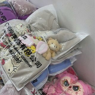 Áo nỉ + túi phụ kiện