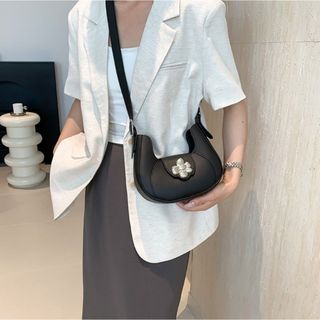TÚI XÁCH DÁNG BẦU KÈM HOA W642 – NHỎ GỌN, SANG XỊN, CHUẨN NÀNG HIỆN ĐẠI - WINNIE HOUSE