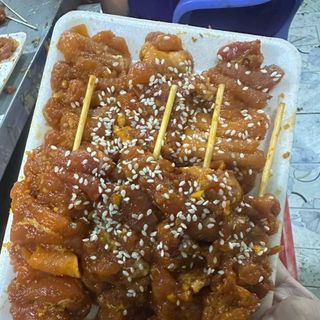 Thịt heo xiên que thơm ngon ướp vị 500g (HOẢ TỐC HCM)