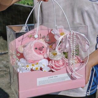 HỘP QUÀ VUÔNG KHAI BÌ THƯ QUAI TRẮNG MIKA LẮP RÁP  (25x10x25)cm