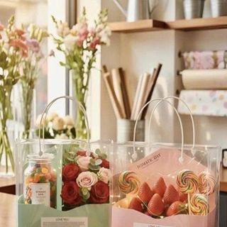 HỘP QUÀ VUÔNG KHAI BÌ THƯ QUAI TRẮNG MIKA LẮP RÁP  (25x10x25)cm