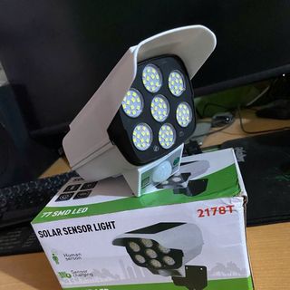 Đèn năng lượng giả cam