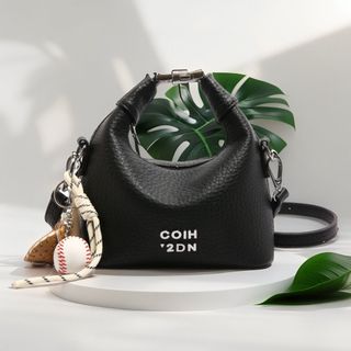 TÚI XÁCH NỮ CẦM TAY DA NHÁM SANG TRỌNG KÈM MÓC CHARM W687 - WINNIE HOUSE