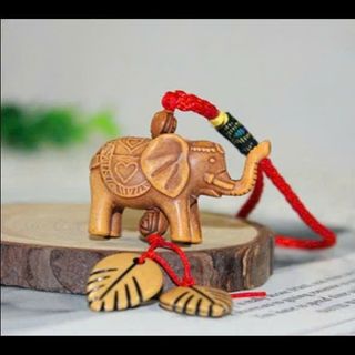 Dây treo màu đỏ mẫu con voi