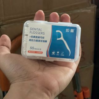 HỘP 50 CÂY TĂM CHỈ NHA KHOA