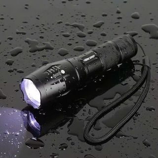 Đèn pin cầm tay siêu sáng T6 có hộp đựng