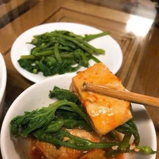 CHAO MÔN CỐT DỪA HƯƠNG VỊ THIÊN ĐƯỜNG GIỮA LÒNG PHỐ XÁ - WINNIE HOUSE