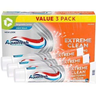 Kem đánh răng Aquafresh Extreme Clean Whitening – Pack 3 tuýp