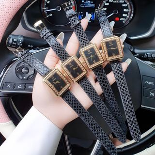 XẢ RẺ ĐỒNG HỒ NỮ THỜI TRANG GUECC DÂY DA ĐEN MẶT VUÔNG