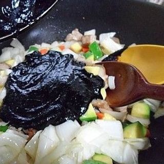 Sốt tương đen Shinsong Hàn Quốc 14kg