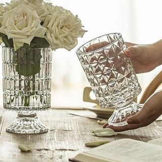 Lọ Hoa Thuỷ Tinh Có Chân Kiểu Âu Size 18cm ( THÙNG 15C )