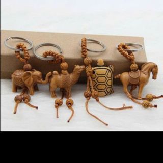 Móc khóa đẹp có nhiều mẫu nhaa