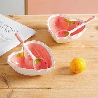 BÁT SỨ ĂN DẶM KÈM MUỖNG HÌNH TRÁI DÂU