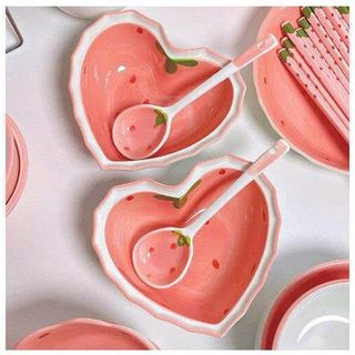 BÁT SỨ ĂN DẶM KÈM MUỖNG HÌNH TRÁI DÂU