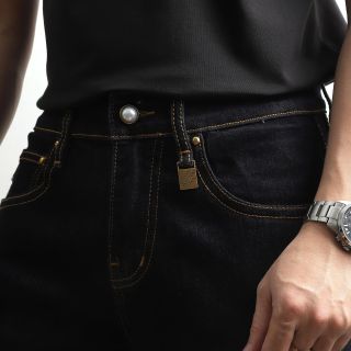 Quần short jean nam. Chất  Jean dày dặn có thun co giãn thoải mái.  Mền mịn.