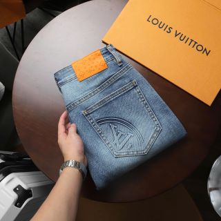 Quần short jean nam. Chất  Jean dày dặn có thun co giãn thoải mái.  Mền mịn.