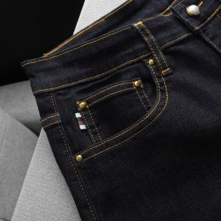 Quần short jean nam. Chất  Jean dày dặn có thun co giãn thoải mái.  Mền mịn.