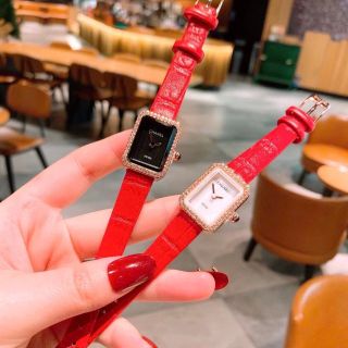 SALE BỎ MẪU ĐỒNG HỒ NỮ THỜI TRANG CHANEU DÂY DA ĐỎ