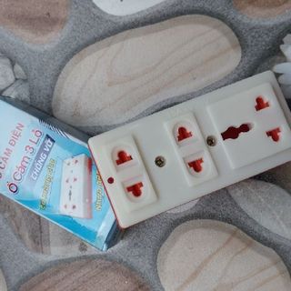 Ổ CẮM ĐIỆN 3 LỖ CÓ MÀNG CHE LOẠI TỐT