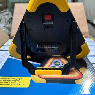 Đèn Cảnh Báo Tam Giác Đa Năng Kiêm Pin Sạc Dự Phòng