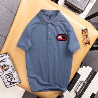 Áo thun có cổ moi 2025