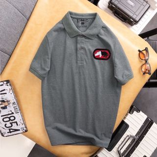 Áo thun có cổ moi 2025