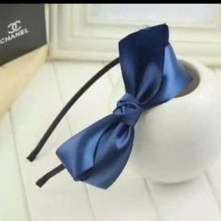 Cài tóc nơ có nhiều màu sắc nhe