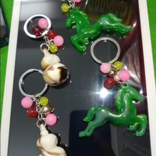 Móc khóa gồm 2 mẫu y hình