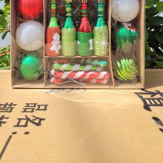 Hộp Trái Châu Trang Trí Noel Ngôi Nhà Mã 70