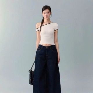 Áo thun tay ngắn lệch vai