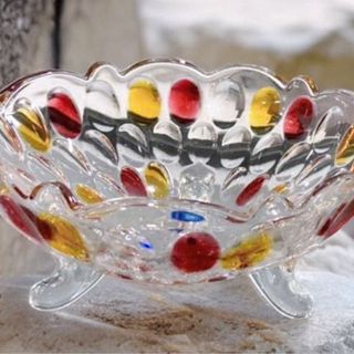 ĐĨA THỦY TINH MÀU ĐỎ 3 CHÂN 24CM